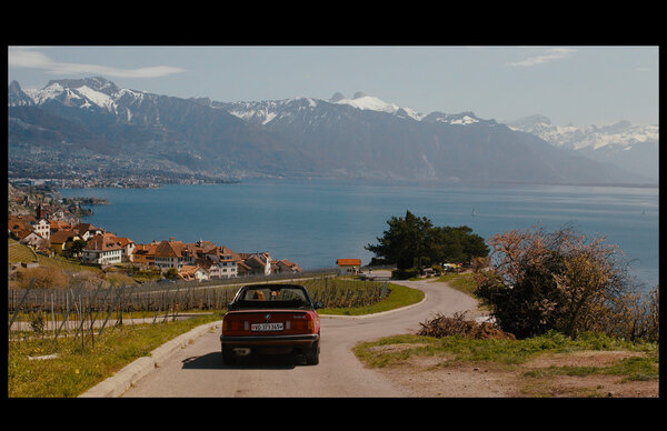 Paysage dans les vignes d'Épesses avec Vevey en contrebas - Photogramme