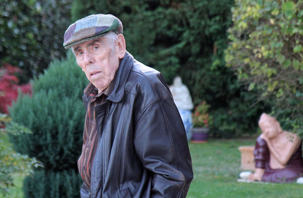 Raoul Coutard in his garden in Boucau in 2014 - Photo by Richard Andry