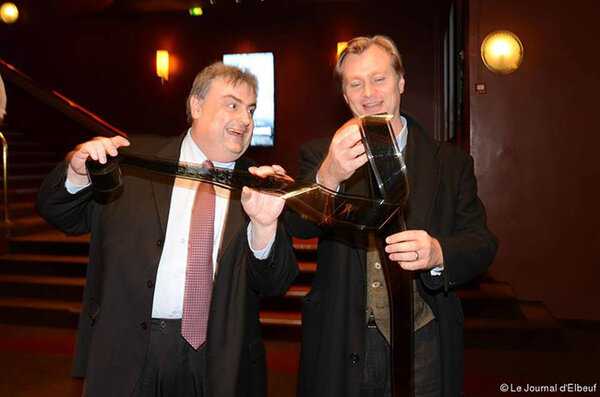 Richard Patry, exploitant du Grand Mercure, et Christopher Nolan - Photo <i>Le Journal d'Elbeuf</i>