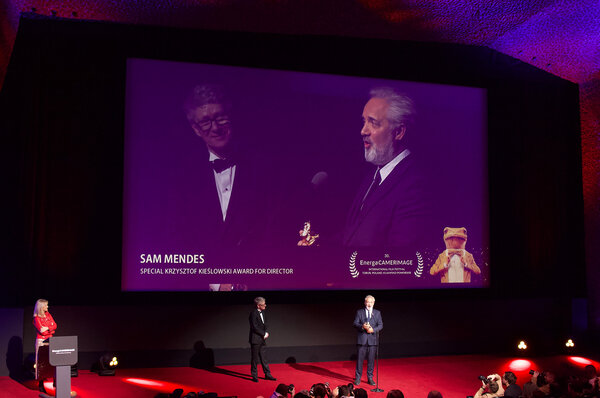 Sam Mendes recevant son prix - Photo Pascale Marin