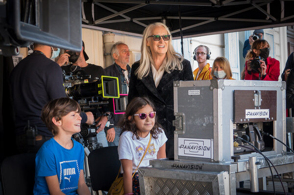 Jane Campion et les deux enfants qu'elle a choisis pour lancer "Moteur !" et "Action !" - Photo Sandrine Thesillat
