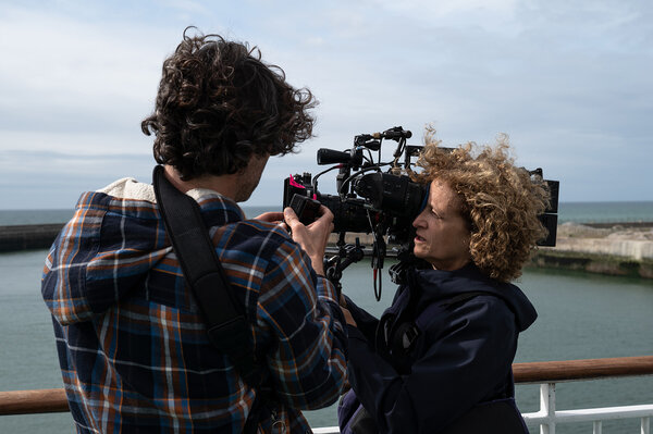 Camille Bertin, assistant caméra, et Emmanuelle Collinot - Photo Benoît Seiller