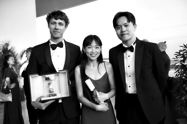 Halfdan Ullmann Tøndel, realisateur du film "Armand", Caméra d'or 2024, You Qiao Yin et Wei Liang Chiang, co-réalisateurs du film "Mongrel", Mention spéciale