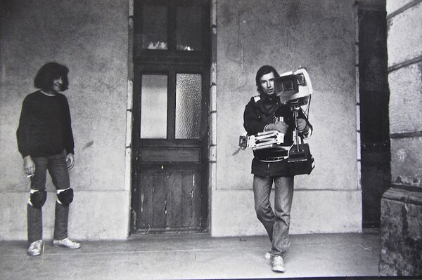 Jacques Doillon essaie le Steadicam de Jacques Monge