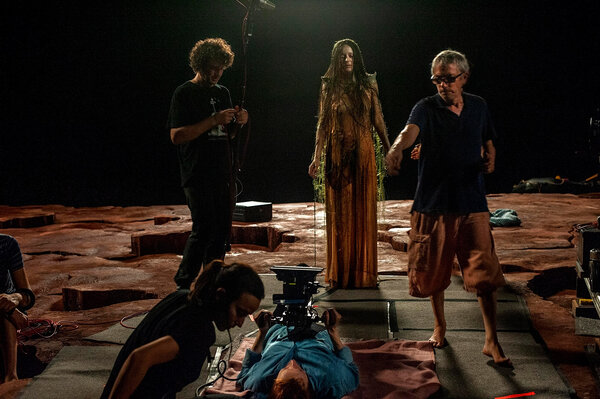 Caroline Champetier, Marion Cotillard, and Leos Carax, beach scene - Photo by Kris Dewitte / Facts of Emotions
