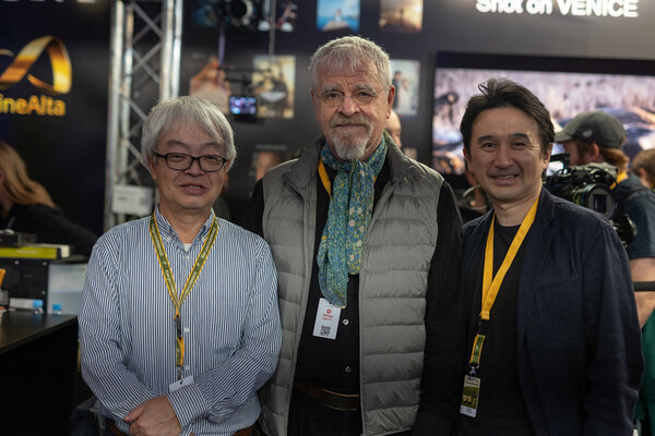 Richard Andry entre M. Yasuo Ueda et M. Nabutatsu Tabahashi (directeur général) - Photo Katarzyna Średnicka