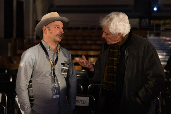 Steeven Petitteville échange avec Jean-Yves Le Poulain lors du workshop Angénieux - (photo Katarzyna Średnicka)