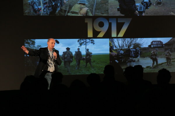 Stephan Schenk présentant un extrait de "1917" - Photo Naomi Amarger
