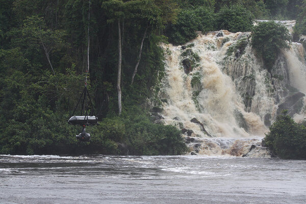 La Shotover K1 à quelques pieds au-dessus de l'eau - DR