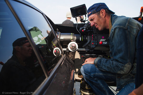 Denis Rouden à l'œilleton d'une Alexa Sudio - Tournage de <i>Miserere</i> - Photo Roger Do Minh © Liaison Films