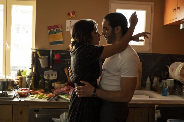 Leïla Bekhti et Tahar Rahim dans un épisode de "The Eddy" - Photo Lou Folon