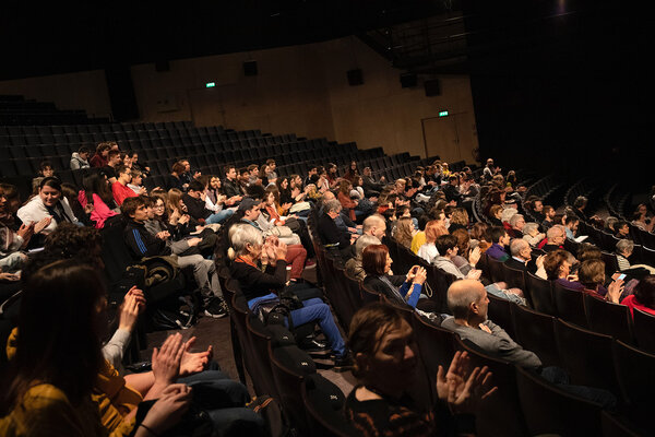 Lycéens et cinéphiles parmi le public - Photo Louise Cornut
