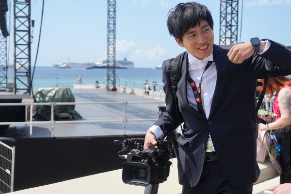 Seia - News cameraman | Photo Pascale Marin, AFC