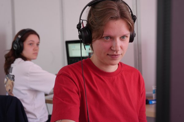 Bohadana - Régisseuse technique pour la CST | Photo Pascale Marin, AFC