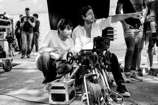 Eric Barbier et Glynn Speeckaert sur le tournage de "La Promesse de l'aube" - Photo Julien Panié