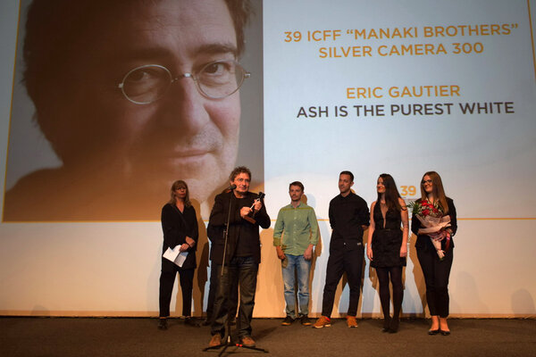 Eric Gautier recevant son prix Caméra 300 d'argent - Photo ICFF "Manaki Brothers"
