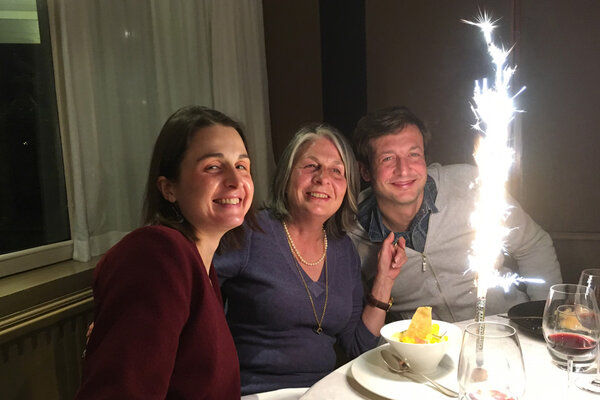 Une photo festive avec Maya Bonfanti, aux côtés de Michèle Pavesi, au centre, et Cloé Coussau