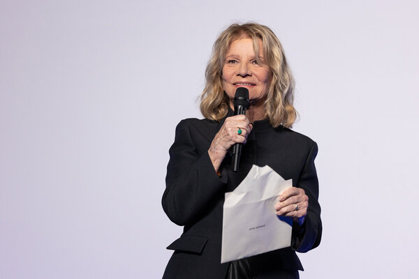 Nicole Garcia annonçant le Prix Long métrage - Photo Katarzyna Średnicka