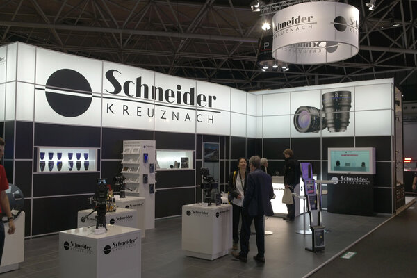 Le stand Schneider-Kreuznach