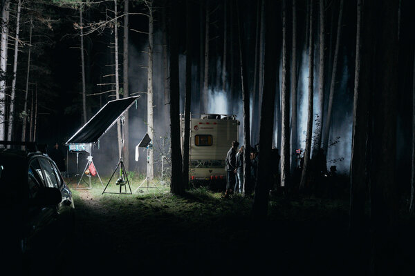 Tournage dans la forêt