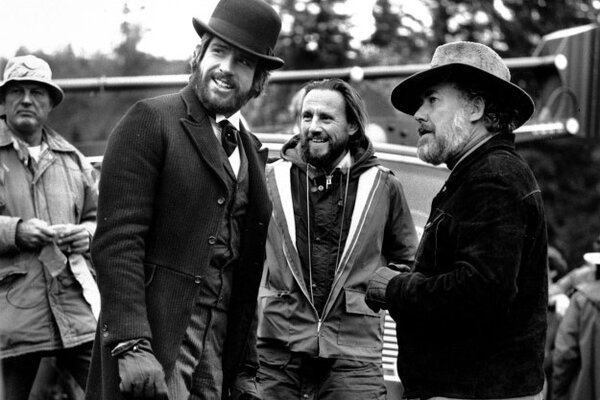 Warren Beatty, Vilmos Zsigmond et Robert Altman sur le tournage de "John McCabe", en 1970