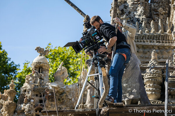 Vincent Gallot sur le tournage de "L'Incroyable histoire du facteur Cheval", de Nils Tavernier, en 2017 - Photo Thomas Pietrucci