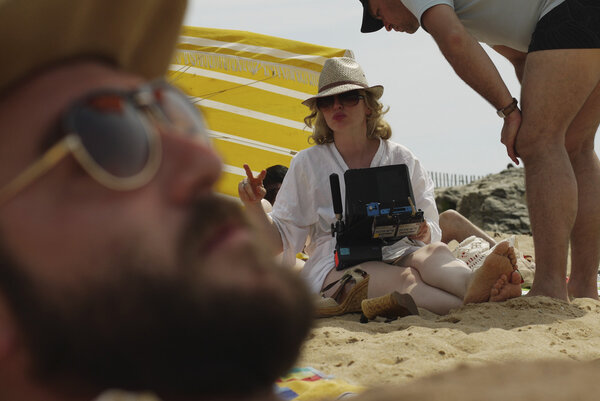 En arrière-plan, Julie Delpy et Lobomir Bakchev, et, en avant-plan, Denis Ménochet - Photo Pierre-Yves Le Mée