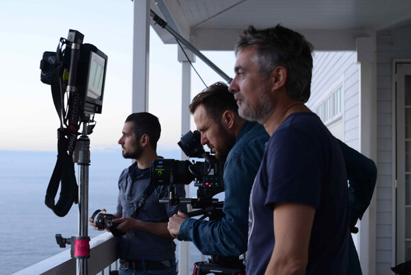 Tournage de "Don't Grow Up" - De d. à g. : Thierry Poiraud, réalisateur, Matias Boucard, DP, et François Vigon, 1er assistant caméra - DR