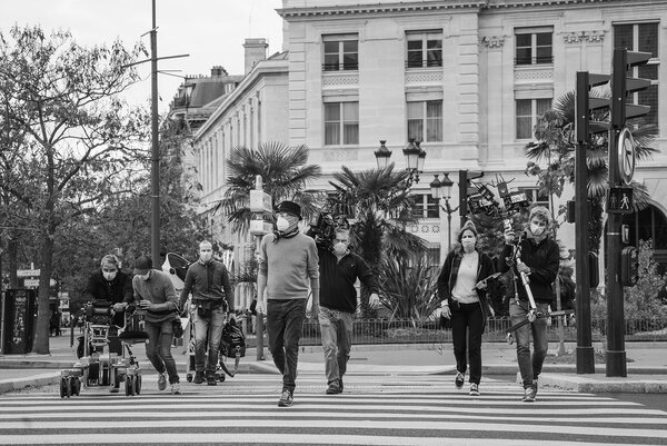 Jacques Audiard, au centre, sur le tournage des "Olympiades" - Photo Shanna Besson / Memento Distribution