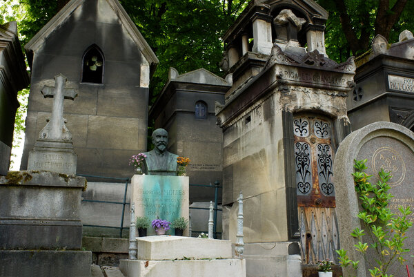 La tombe de Georges Méliès au cimetière du Père Lachaise, 64<sup class="typo_exposants">e</sup> division - Photo JN Ferragut