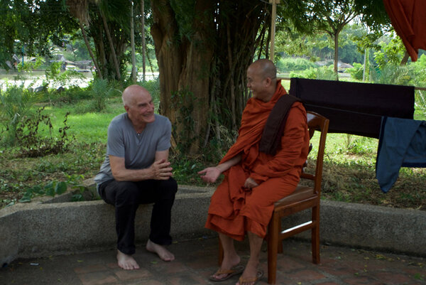 Barbet Schroeder et Ashin Wirathu
