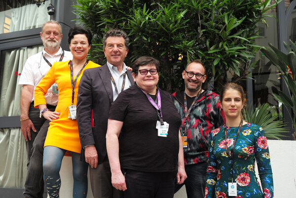 Les six membres du jury du Prix Vulcain - De g. à d. : Alain Besse, Isabelle Gibbal-Hardy, Patrick Bézier, Aline Rolland, Vincent Lowy et Louise Vandeginste - Photo Jean-Noël Ferragut