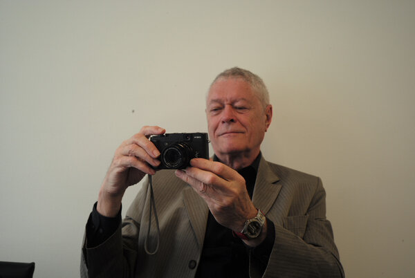 Pierre-William Glenn dans son bureau de président de la CST, au Palais des Festival à Cannes, en 2018 - Photo Jean-Noël Ferragut