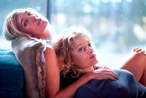 Valeria Bruni Tedeschi et Nadia Tereszkiewicz sur le tournage de "Seules les bêtes" - Photo Jean-Claude Lother - Haut et Court