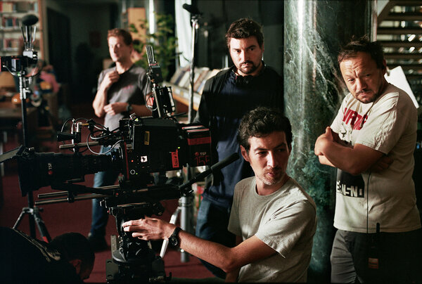 De g à d : Arnaud Hock, Jonathan Millet, Olivier Boonjing, Valentin Dahmani (1<sup class="typo_exposants">er</sup> assistant réalisateur) - Photo Kris Dewitte