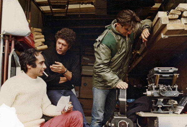 Gérard Pirès, Pierre-William Glenn et Pascal Lebègue, "au cul du camion" sur le tournage de "L'Entourloupe", en 1979