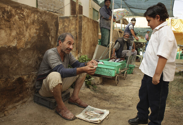 Sasson Gabai dans le rôle de Jafaar, le pêcheur - Photo Myriam Tekaïa - Marylin Productions