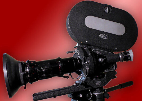 Zoom Pan Cinor 38,5-154 mm f3,8 monté sur une caméra Arri II
