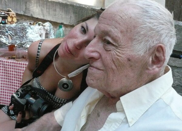 Yann Le Masson, le jour de ses 80 ans (en 2010), en compagnie de sa fille Mathilde - Photo Pierre Lhomme
