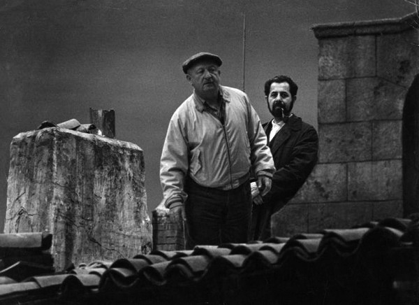 Alexandre Trauner et Jean Badal sur le tournage d'"Et vint le jour de la vengeance", en 1964 - DR