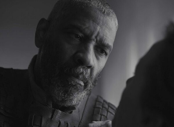 Macbeth et sa femme en intérieur - Denzel Washington