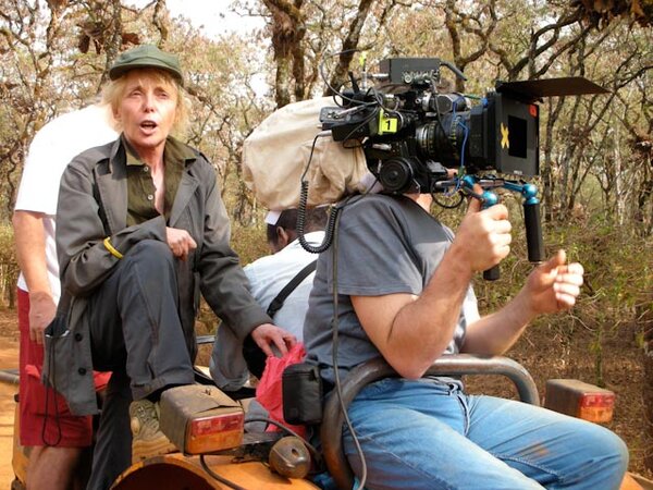 Claire Denis et Yves Cape, Aaton sur l'épaule - Pendant le tournage de <i>White material</i>