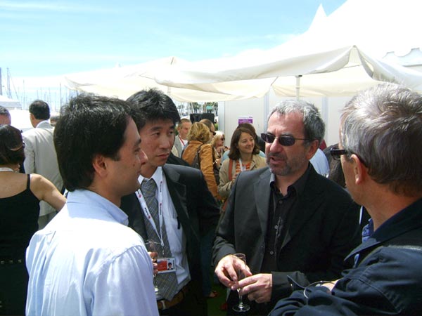 Laurent Dailland, en grande conversation avec (de g. à d.) : Mauro Pinheiro, ABC, Hikaru Murakami, Fuji, et Romain Winding, AFC