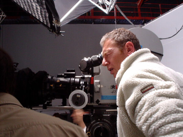 Alex Lamarque, sur le tournage d'un film publicitaire Jean-Paul Gautier réalisé par Jean-Baptiste Mondino - Photo Martin de Chabaneix