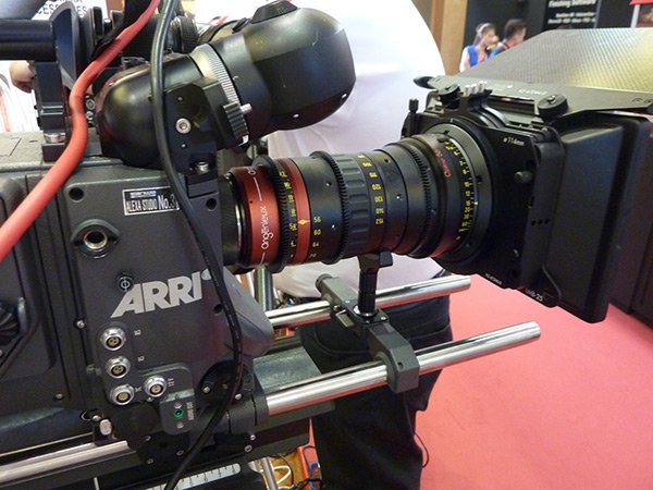 Première présentation du zoom anamorphique Angénieux Optimo 56-152 mm 2S en Asie