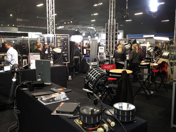Au 1<sup class="typo_exposants">er</sup> plan, le matériel K 5600 Lighting, présent sur le stand LCA - Photo Richard Andry