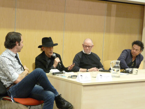 Ed Lachman, micro en main, Steven Poster et Matthew Libatique lors de la conférence Technicolor - Photo F Reumont