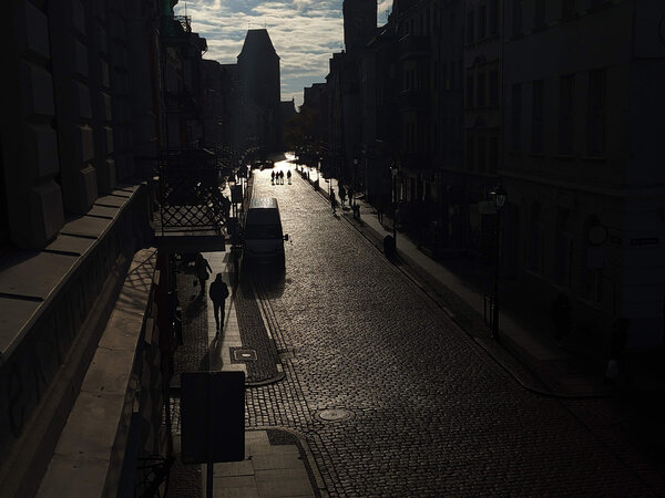 Une éclaircie sur le pavé de la ville - Photo Antoine Pirotte