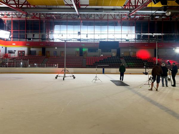 Sur le tournage de la scène de la patinoire