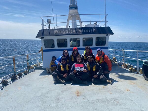 Equipe réduite sur le Bugaled Breizh
